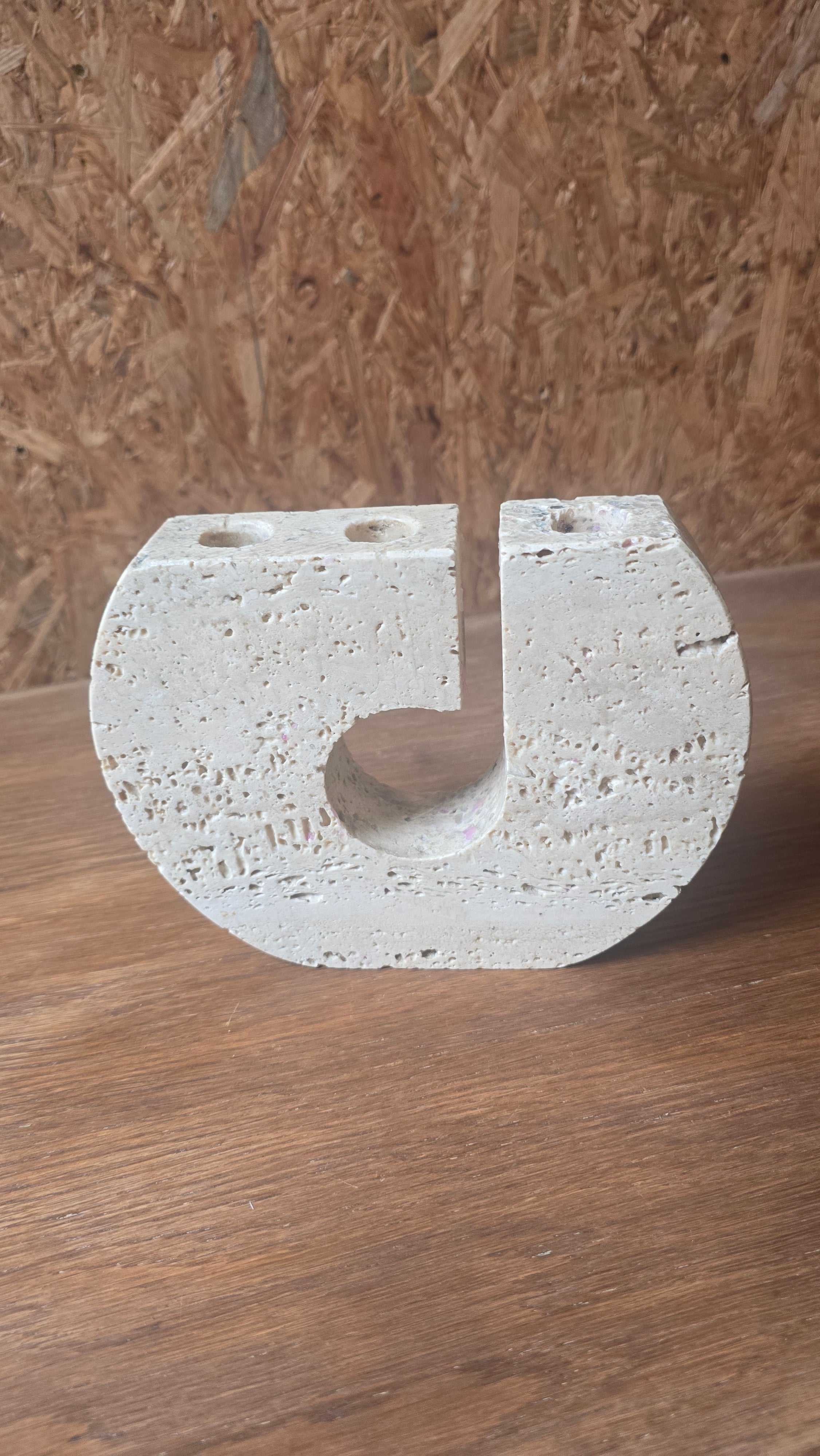 Bougeoir Sculptural en Travertin – Enzo Mari (Circa 1970)